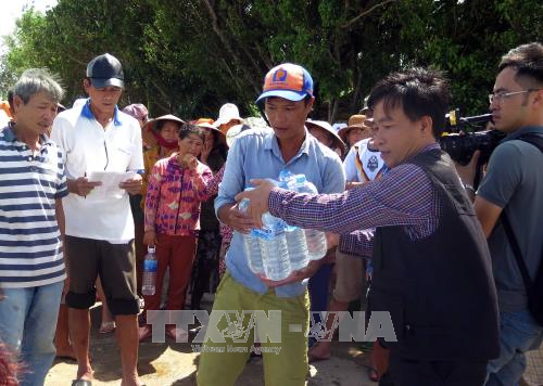 Nhiều hoạt động hỗ trợ người dân vùng bão lũ 